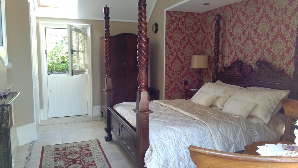 Riverside Lodge คาร์ลิงฟอร์ด ภายนอก รูปภาพ